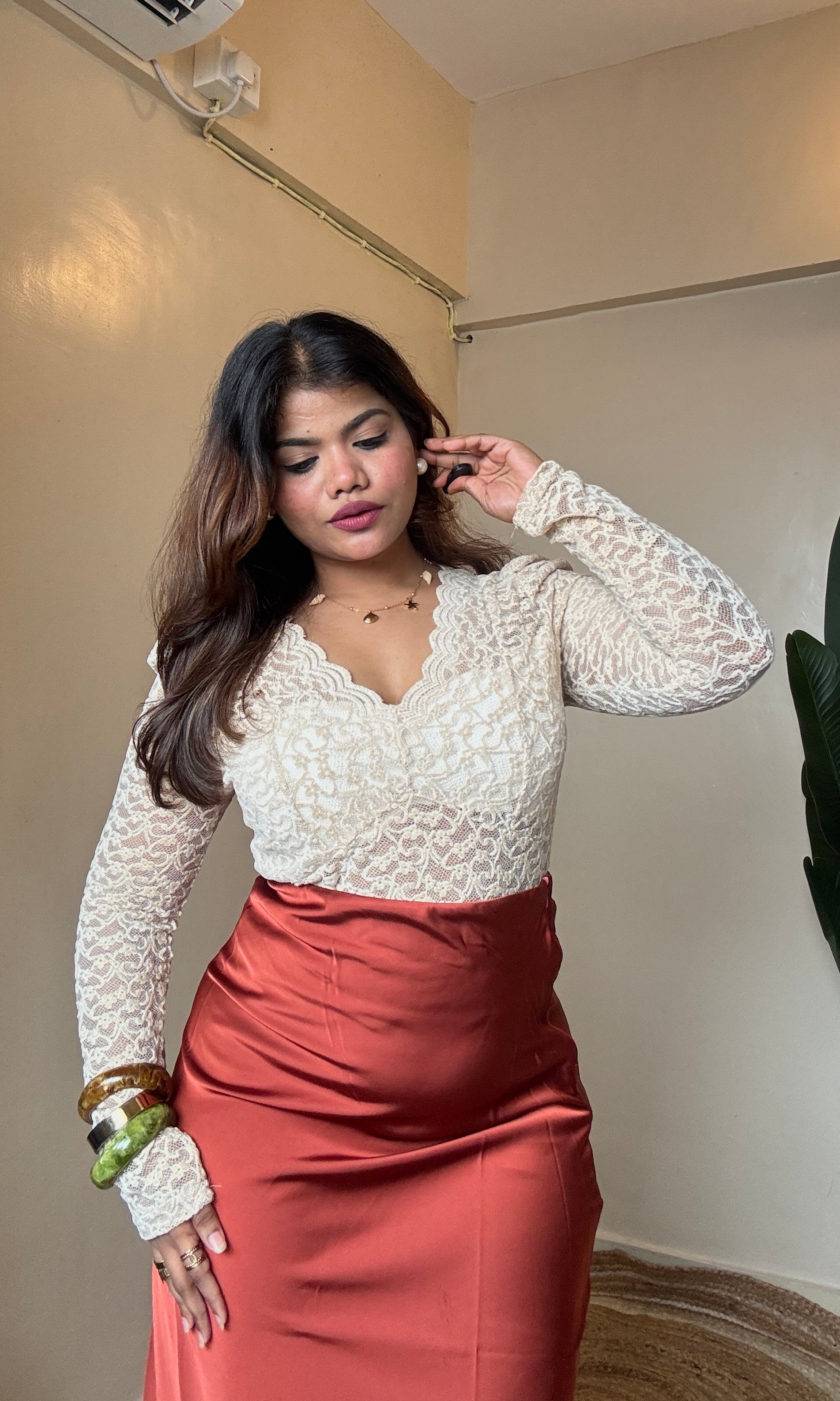 Bestseller Velvet V Neck Lacework Top