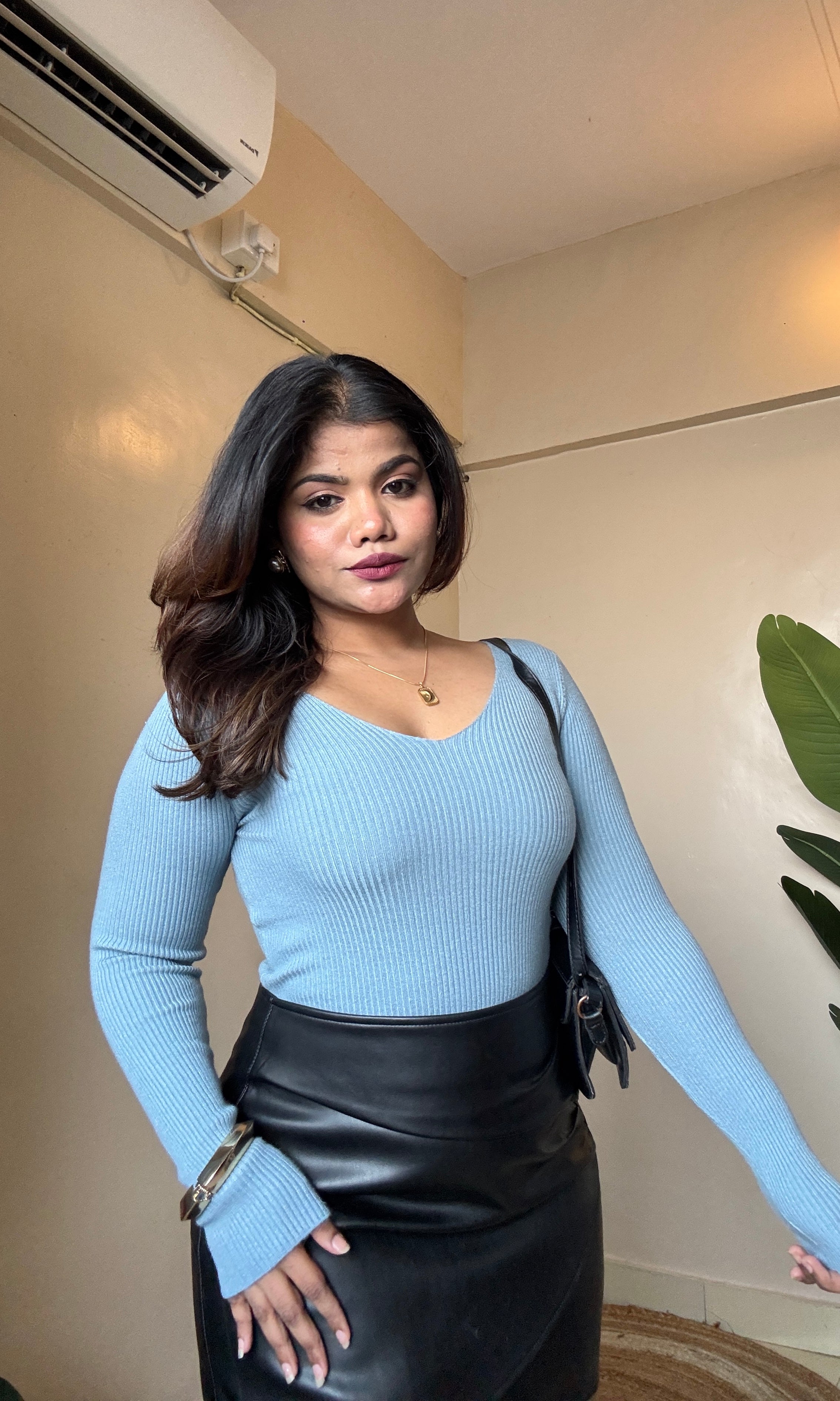 Fossil Blue V Neck Ribbed Top