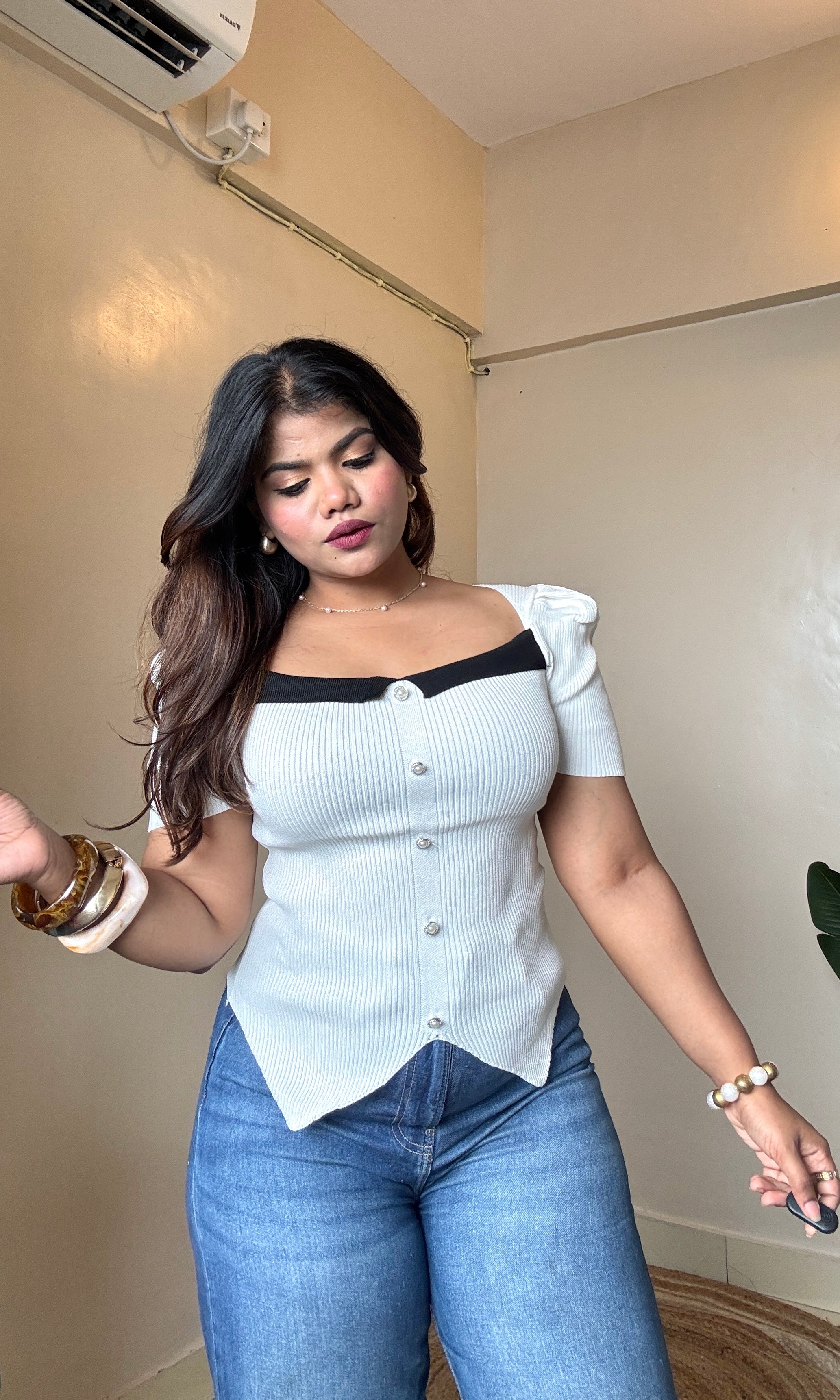Fish Cut Puff Sleeve Body-Fitted Top