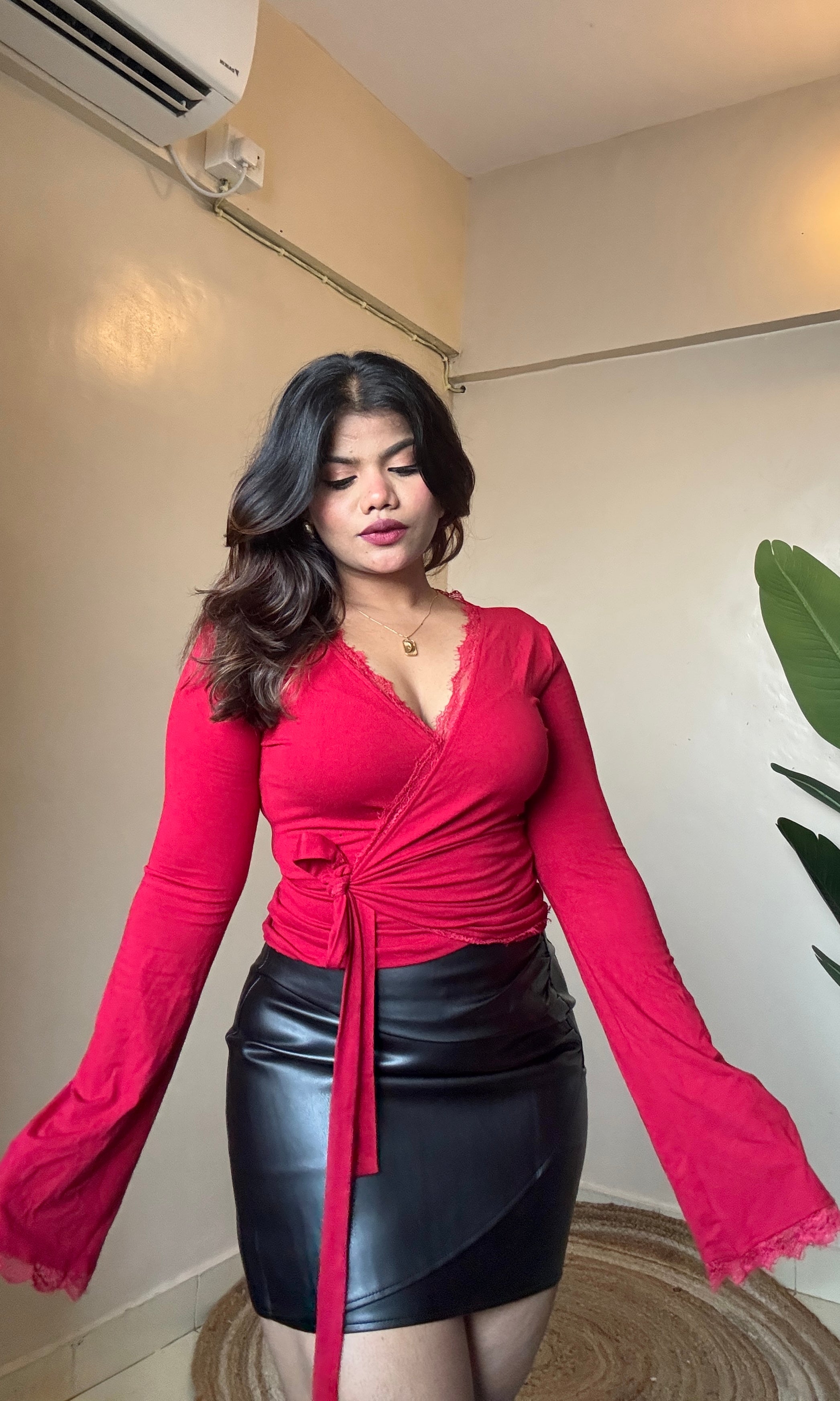 Wrap Body-Fitted Bell Sleeve Top