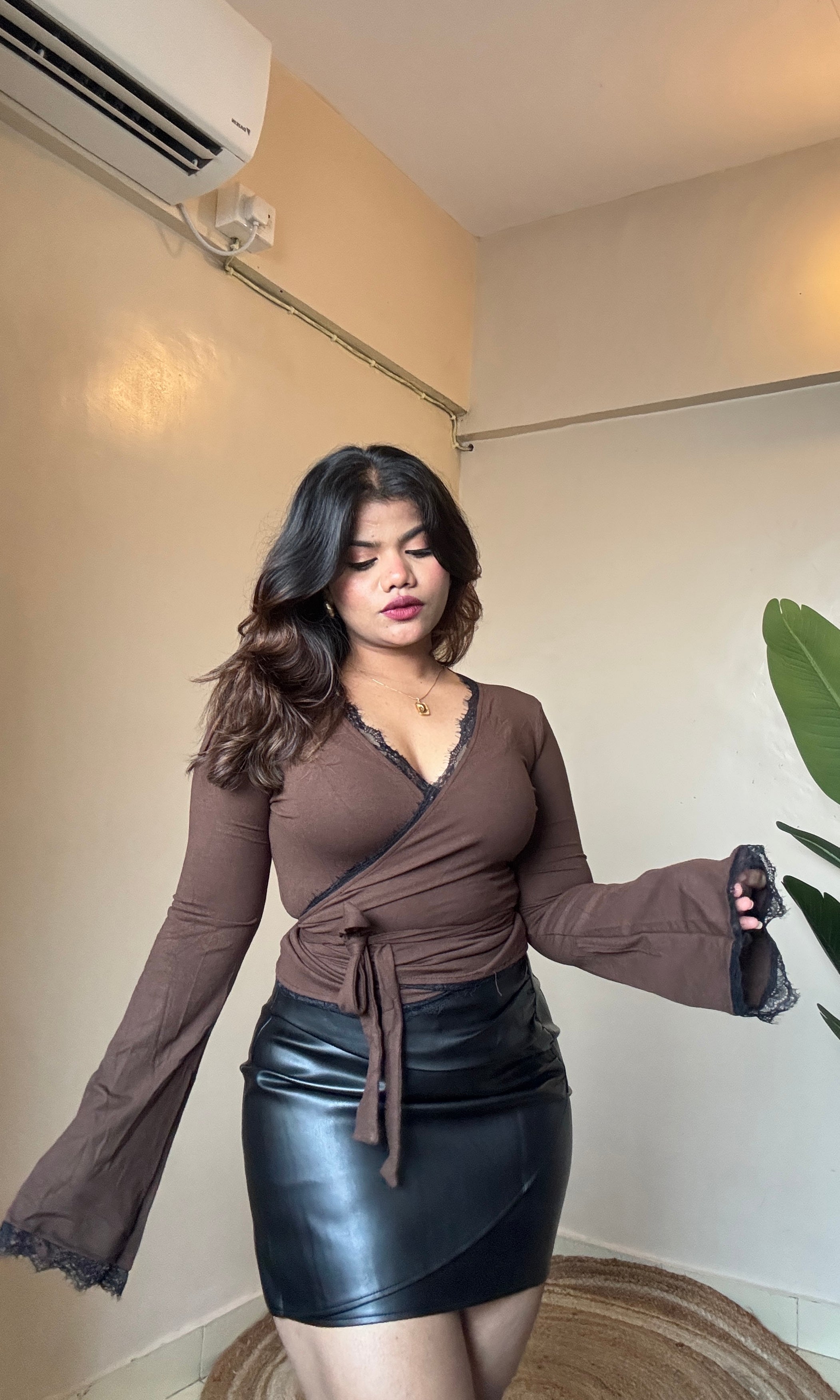 Wrap Body-Fitted Bell Sleeve Top