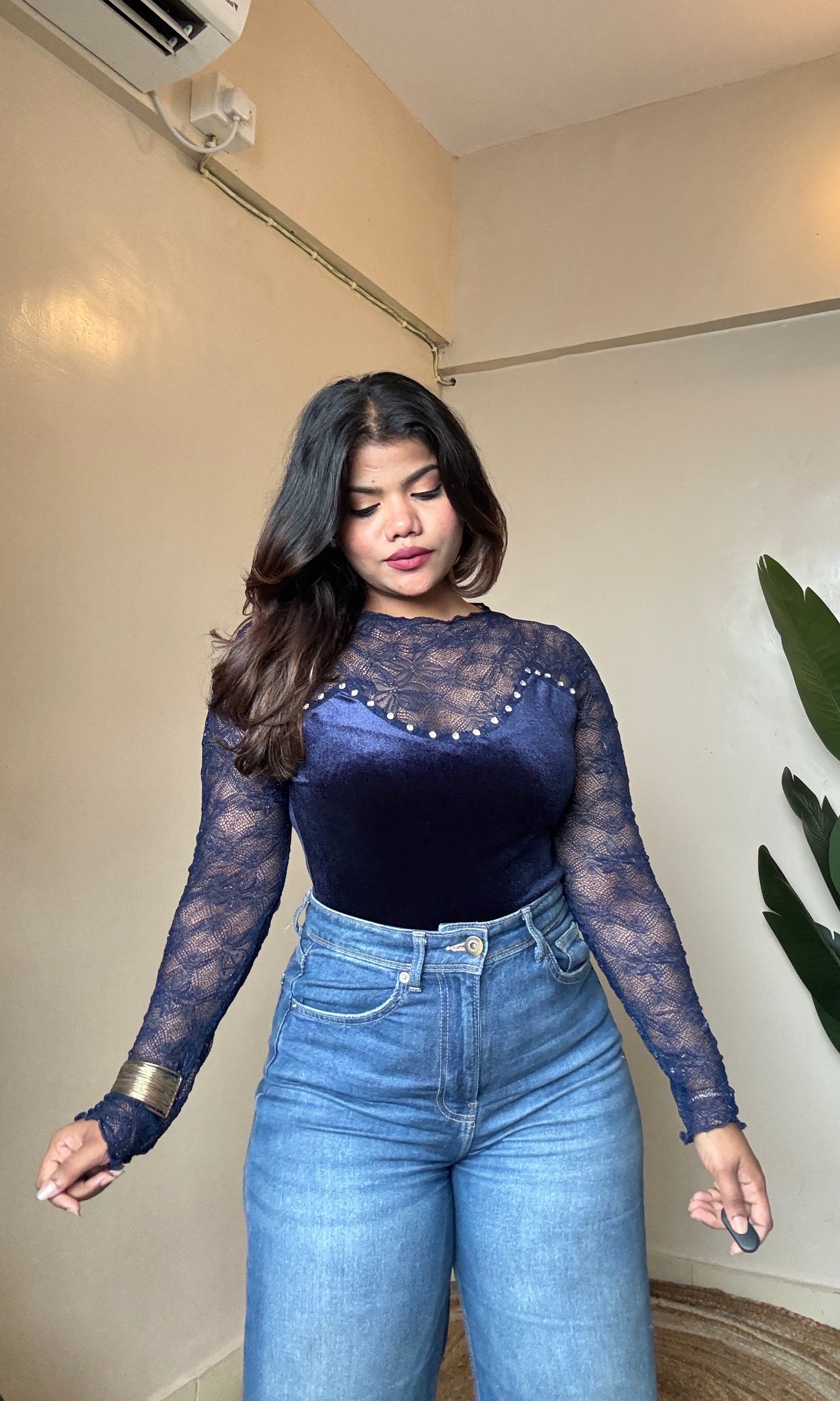 Velvet Mesh Lacy Sleeve Top