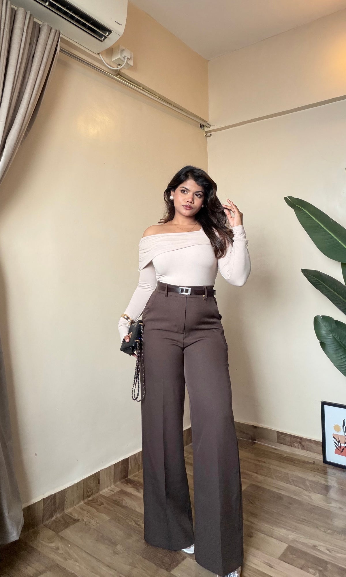 Off-Beige One Side Off-Shoulder Top #9812
