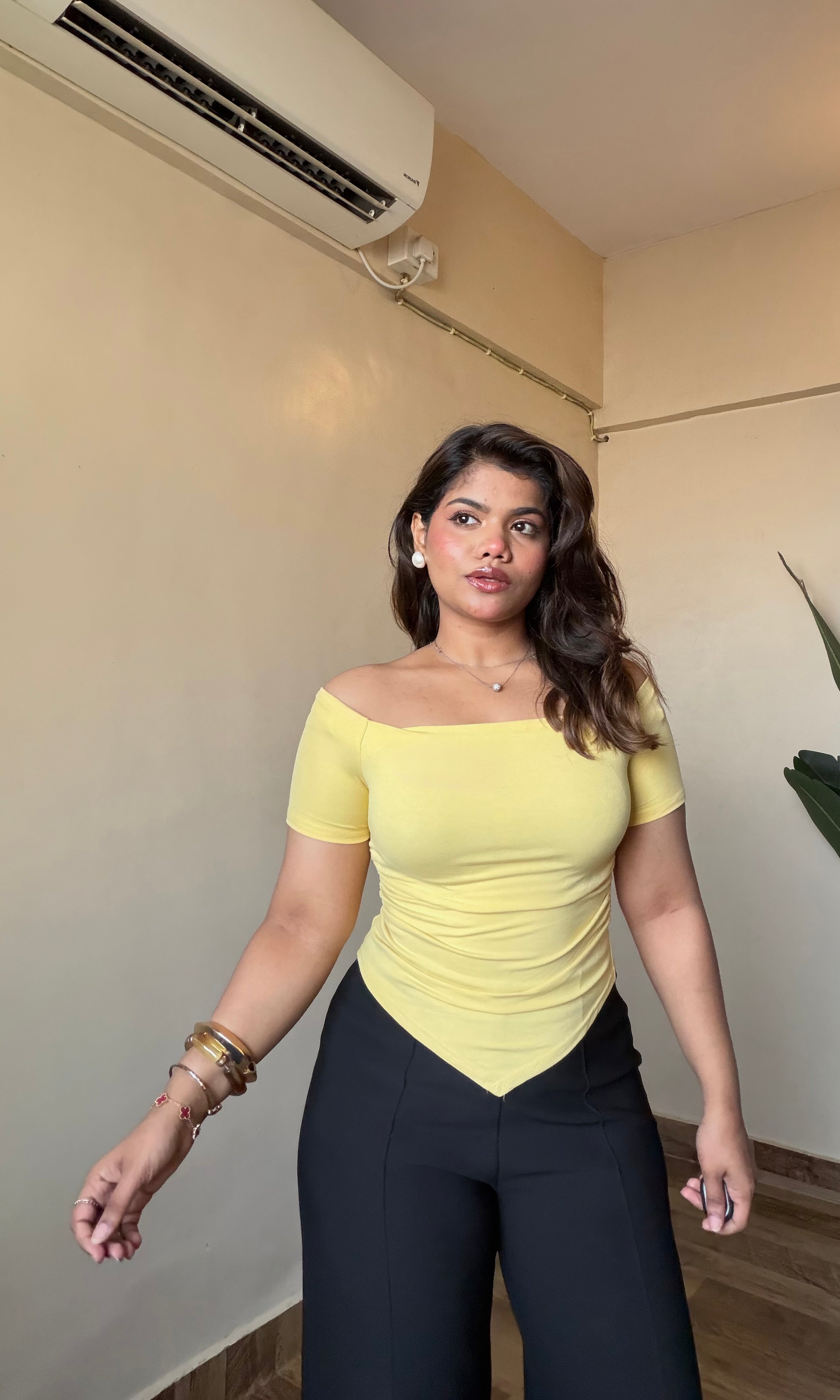 Off-Shoulder Fish Cut Top