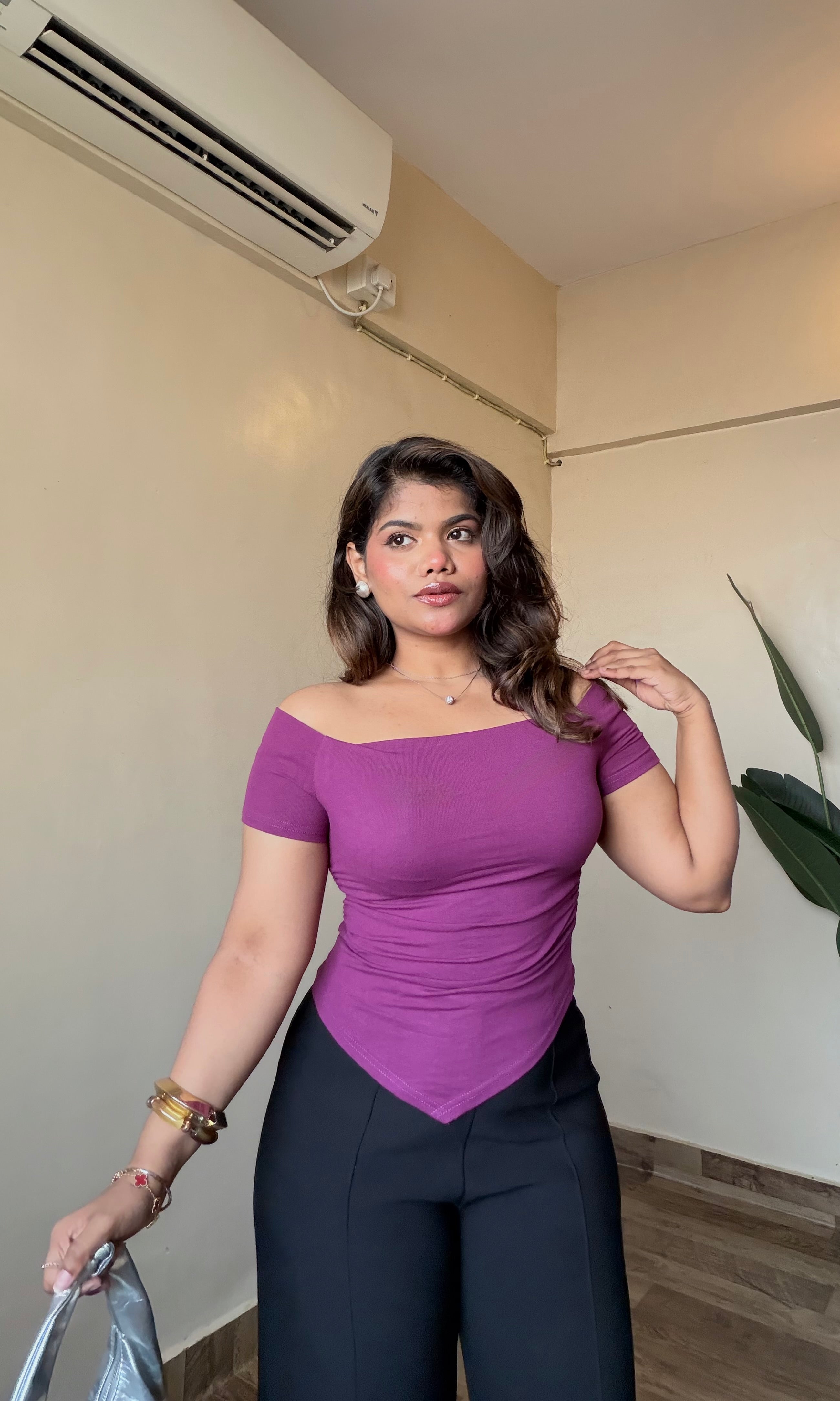Off-Shoulder Fish Cut Top