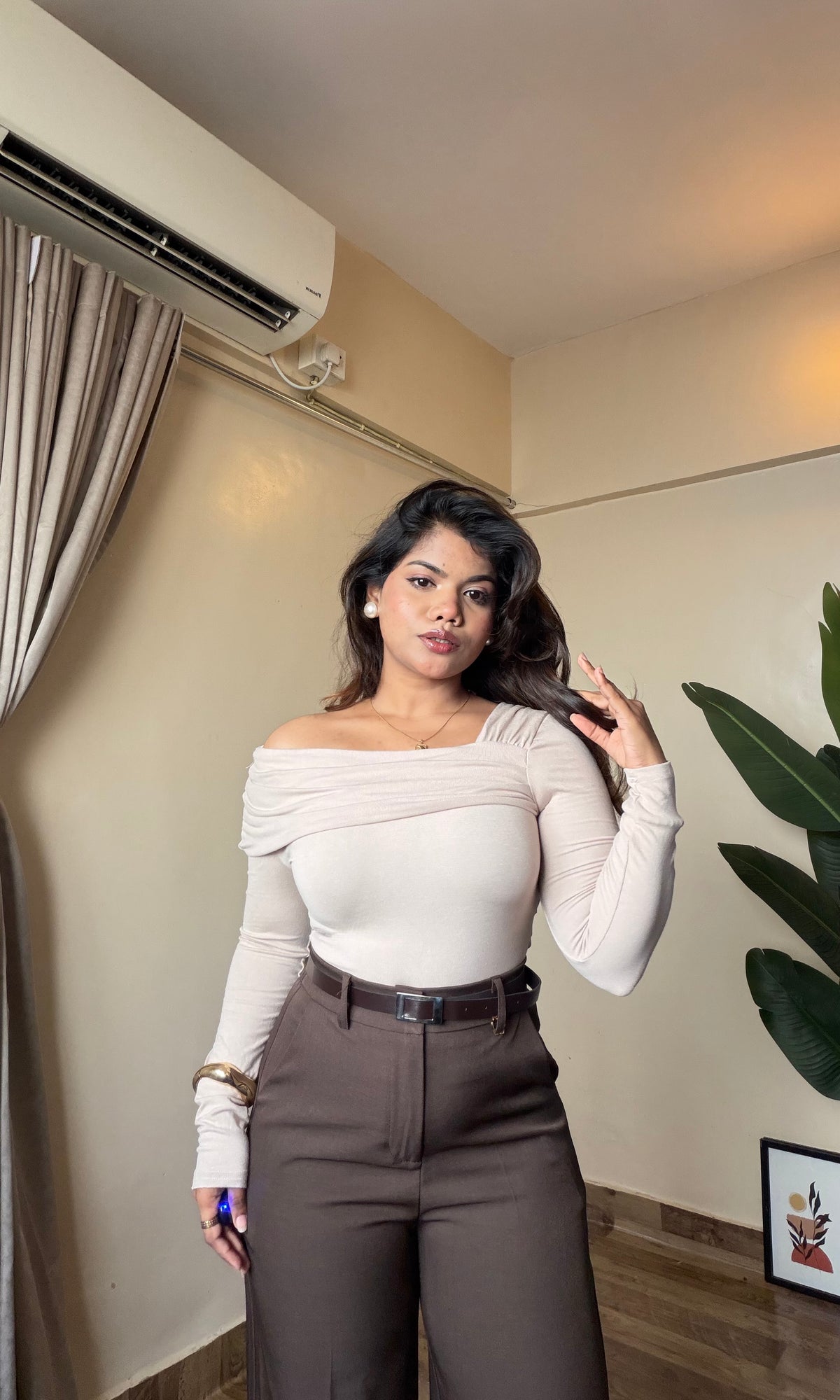 Off-Beige One Side Off-Shoulder Top #9812