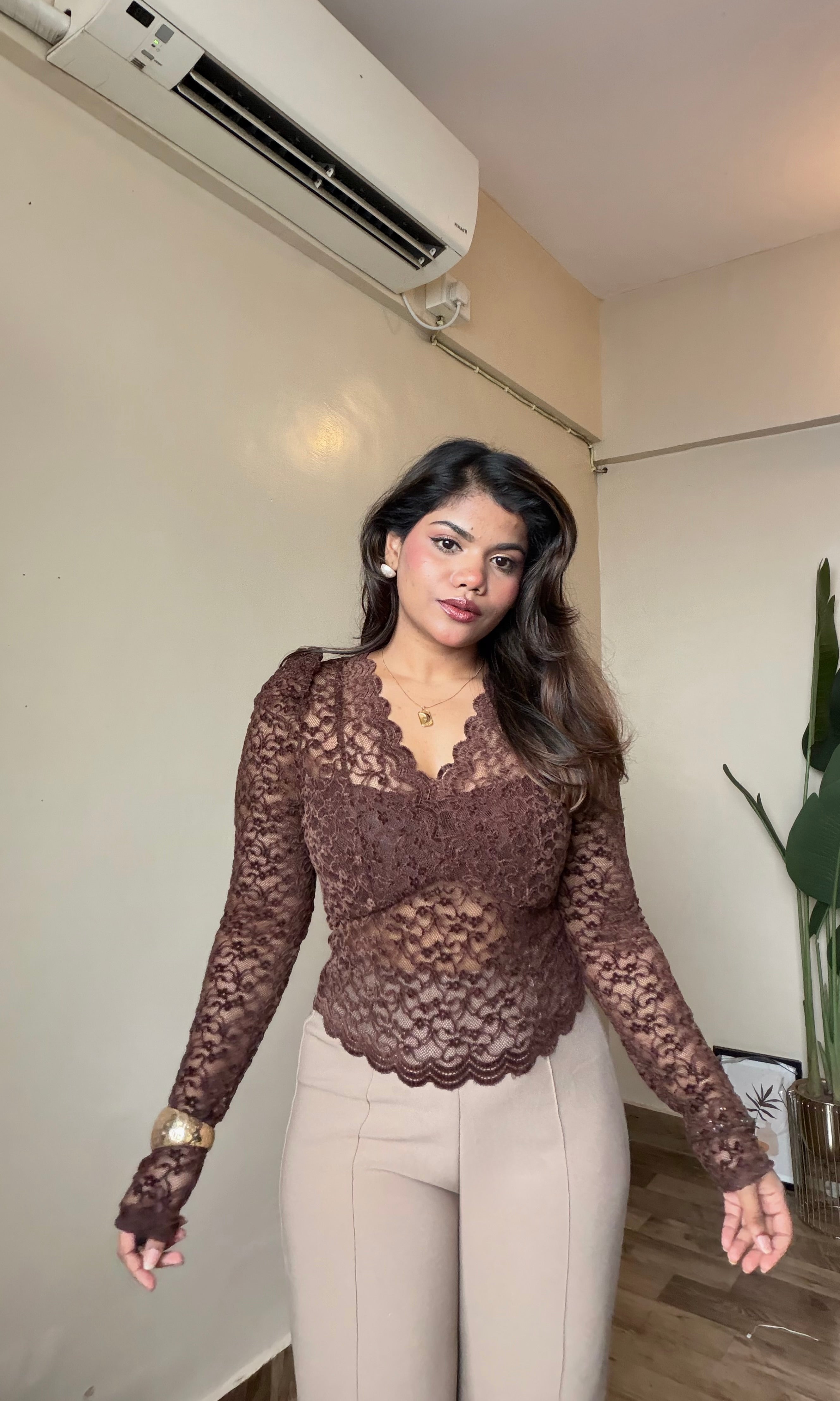 Bestseller Velvet V Neck Lacework Top