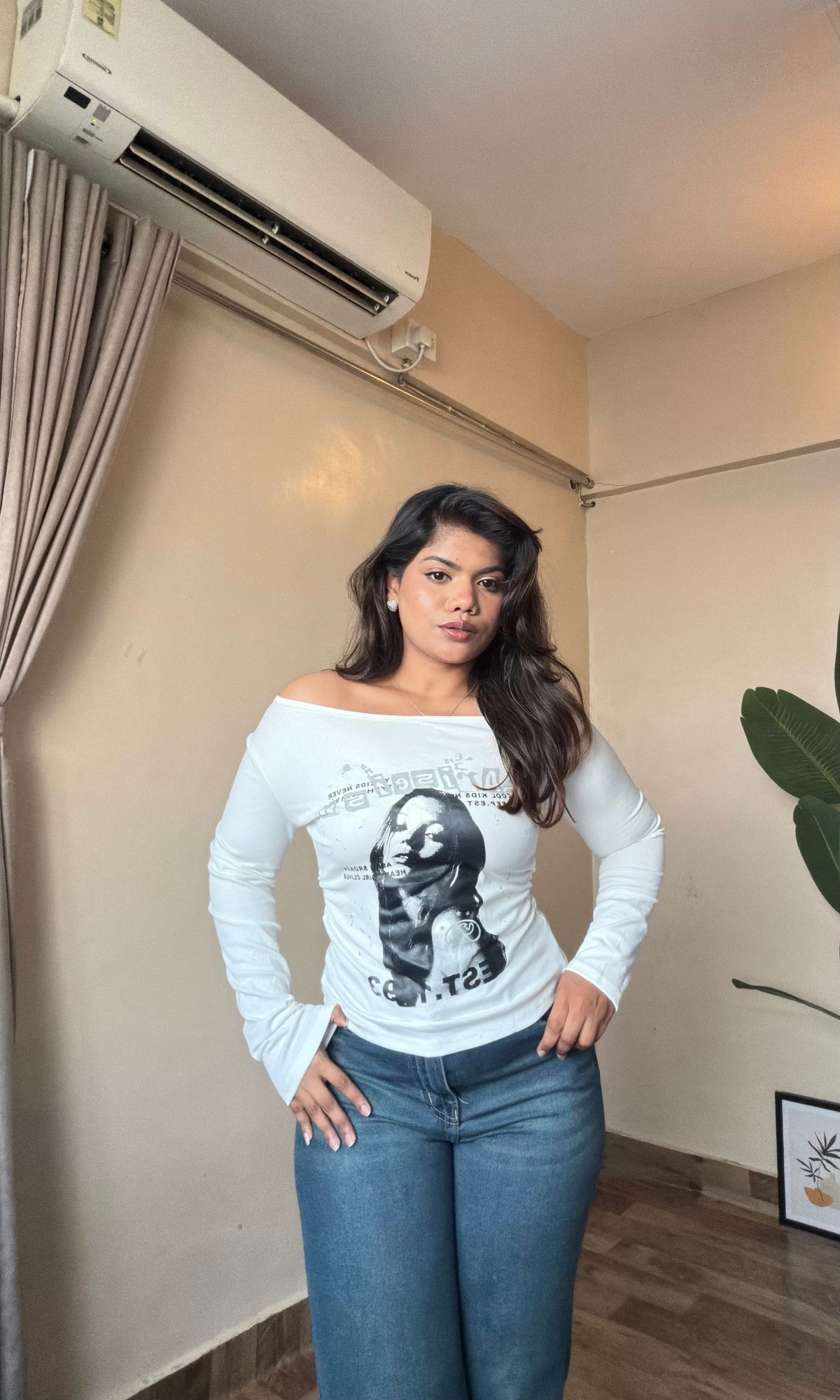 Graphic One Side Off Shoulder Top