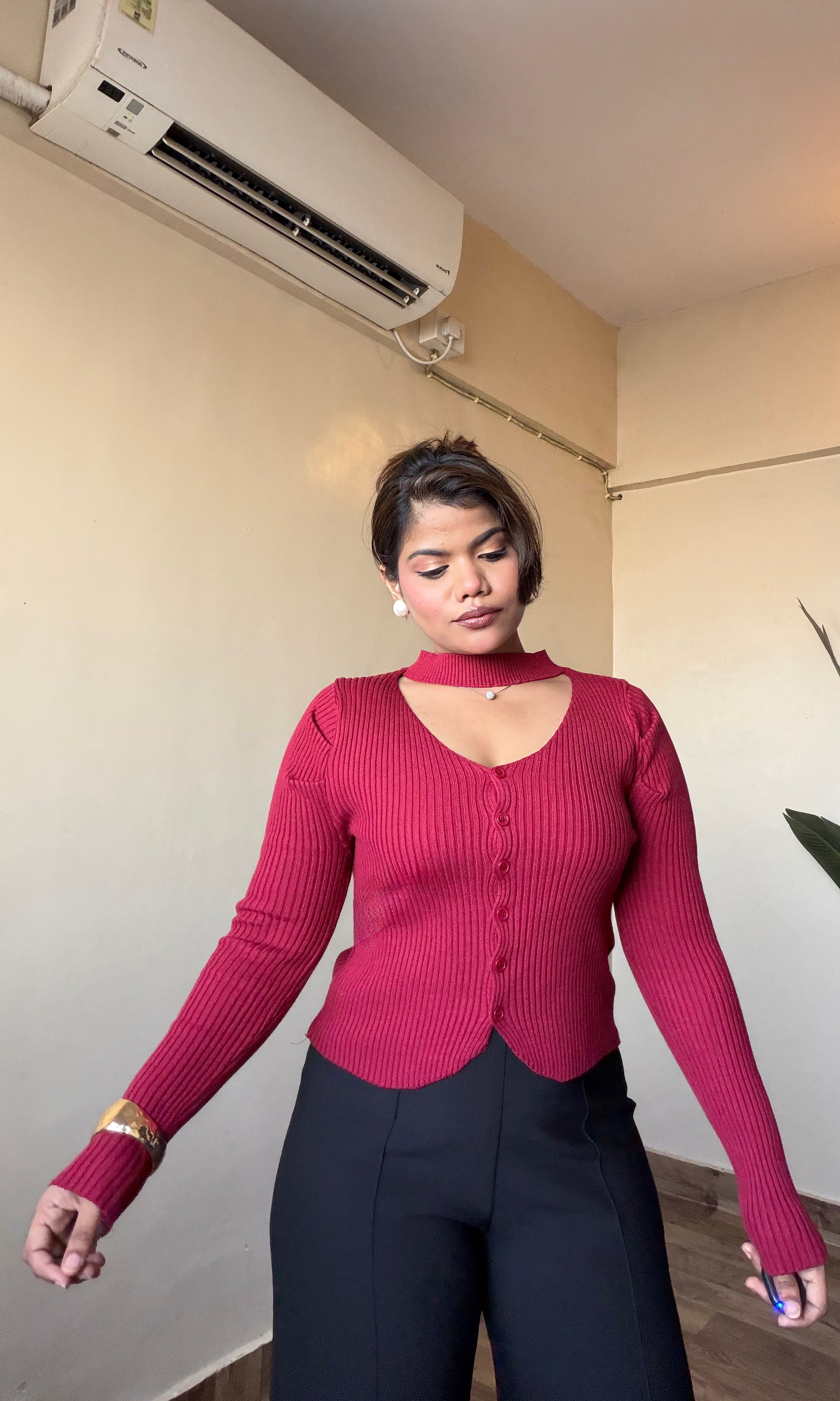 Stylish Chocker Cut-Out V Neck Top